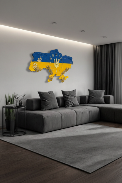 Синьо-жовтий годинник з лелеками та містами в інтер'єрі